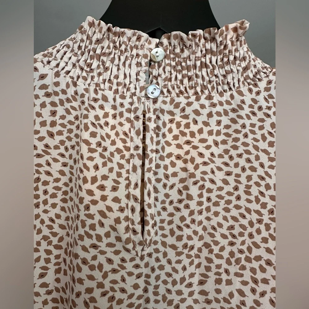 Sleeveless Beige Printed Tie-Hem Top - Picture 2 of 9